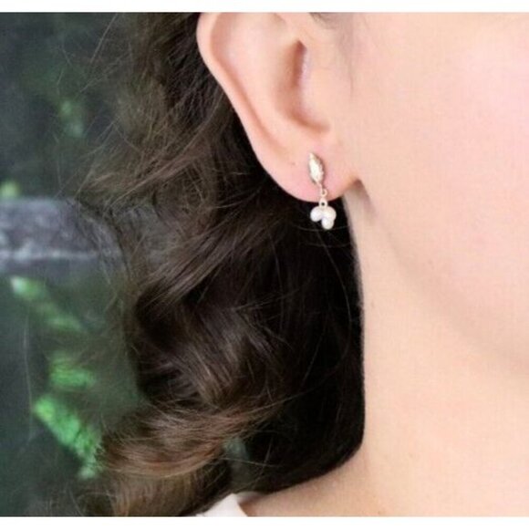 14k Yellow Gold Natural Pearl & Leaf Earrings Dangle Drop - Picture 2 of 6